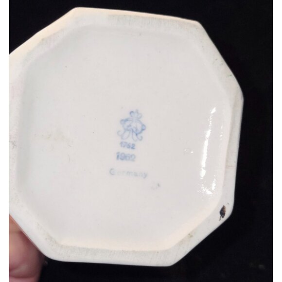 Vintage Hand-Painted Porcelain bird Figurine On Branch By Karl Ens Volkstedt - Picture 9 of 9